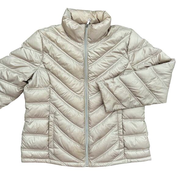 Kenneth Cole Light Creamy Duck Down Quilted Puffer Coat Cozy Minimalist XL - Picture 2 of 8